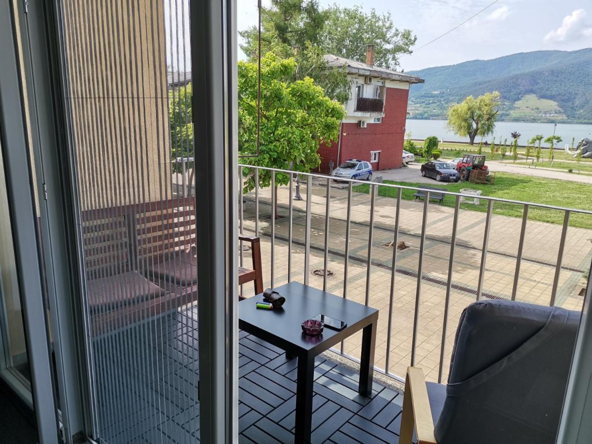 Apartman Terassa Donji Milanovac Exterior photo